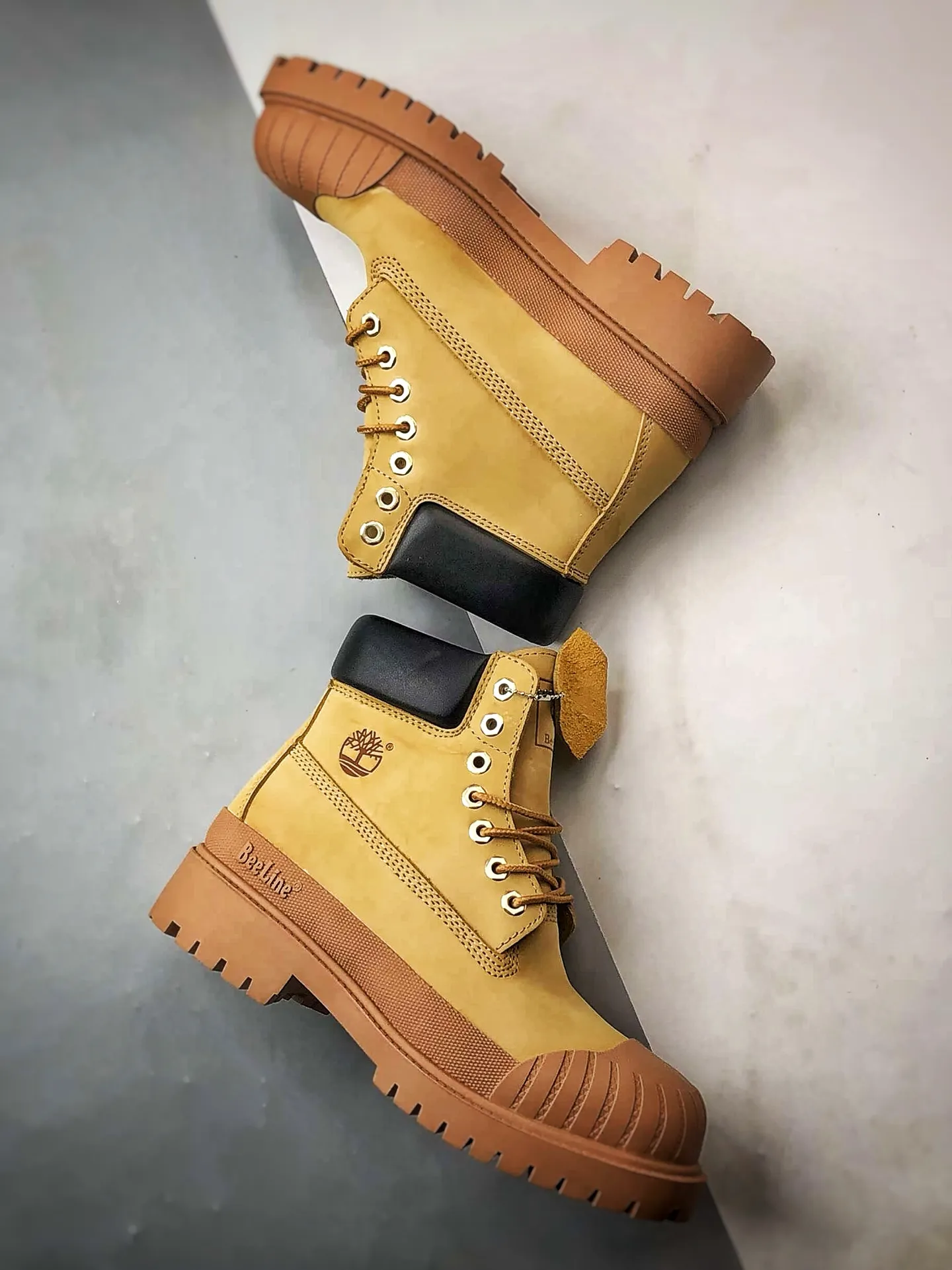 💰400 Timberland Timberland/Timberland Premium series simple and comfortable thick-soled Martin boots, frosted waterproof cowhide upper, Guangdong factory quality, trendy hot style, new process upgrade, original last type, export trade order, original box and original packaging, with anti-odor and anti-corrosion high elastic honeycomb latex insole to give you a perfect wearing experience. Item number: 52145 Size: 35 36 37 38 39 40 41 42 43 44 45 (standard code)
